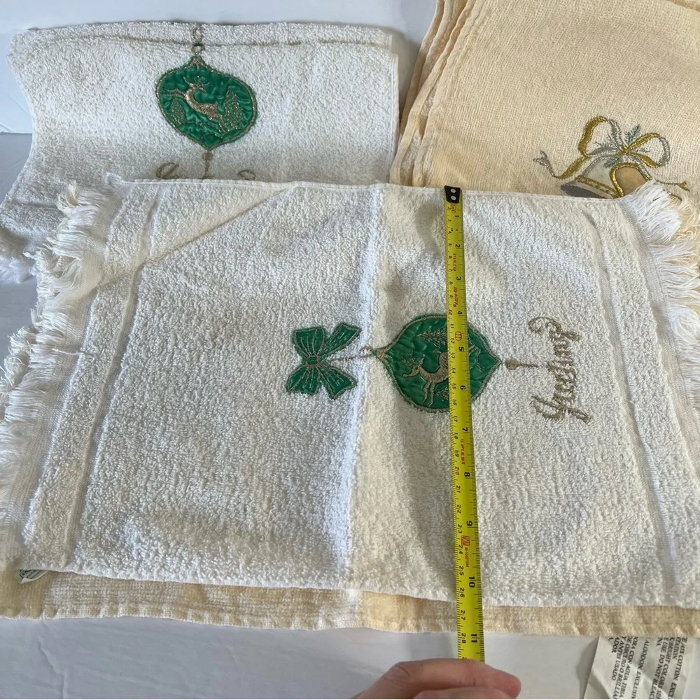 VTG Holiday Christmas Hand Towels 3 Cannon Green Ornament 3 Silver Bells Fringe